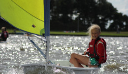 Segelboot für Kinder mieten in Friesland - Ottenhome Heeg